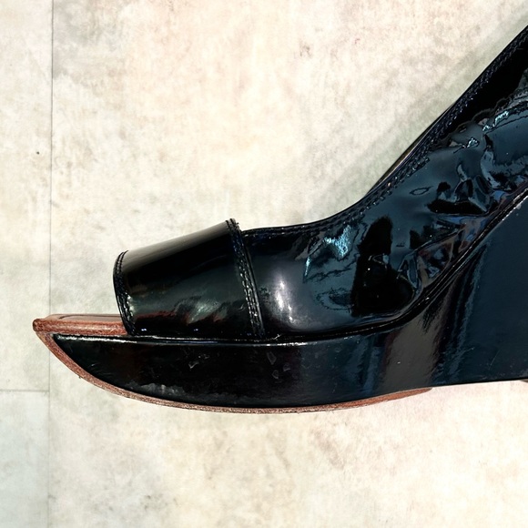 Modern Vintage Black Patent Leather Slingback Wedge | 40 - Picture 4 of 14